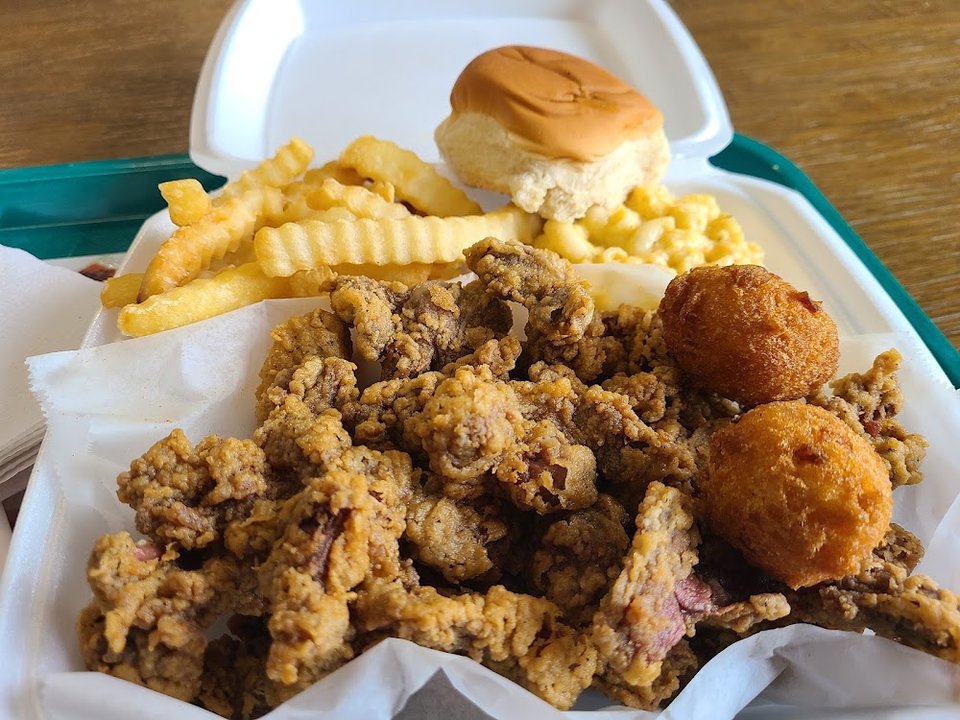 Gizzards French Fries with Mac and Cheese